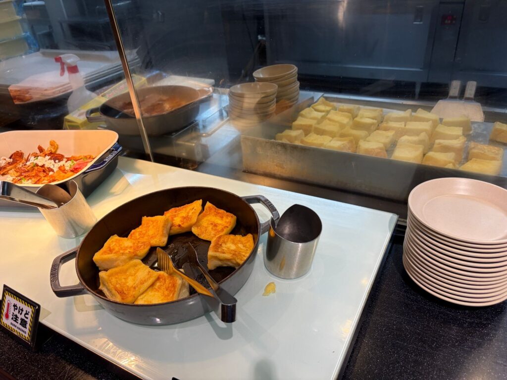 箱根ホテル小涌園の朝食ビュッフェのフレンチトースト
