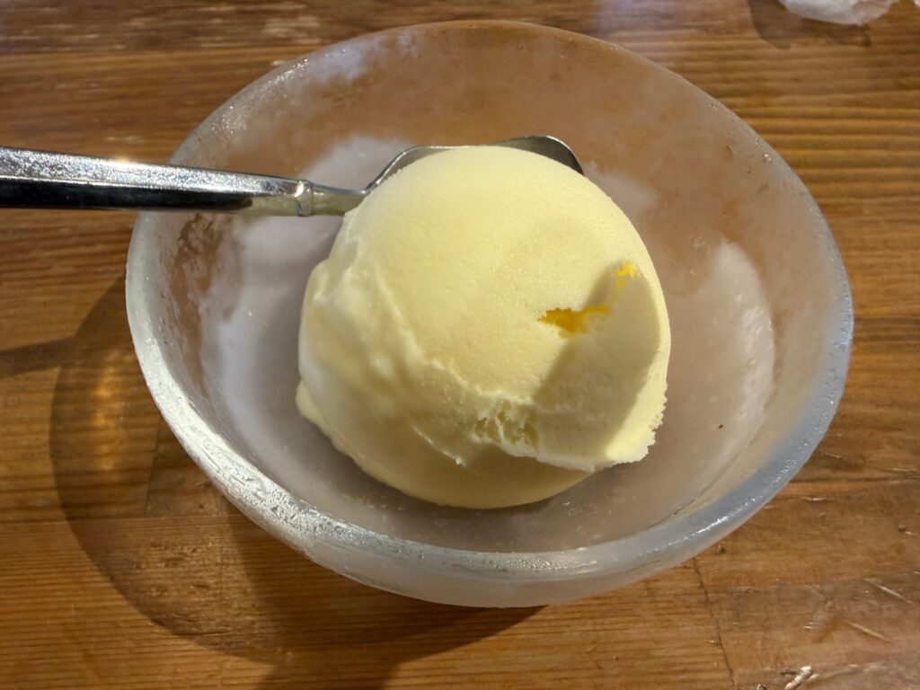 ピーターパン珈琲でもらえたアイス（ガラスの器）