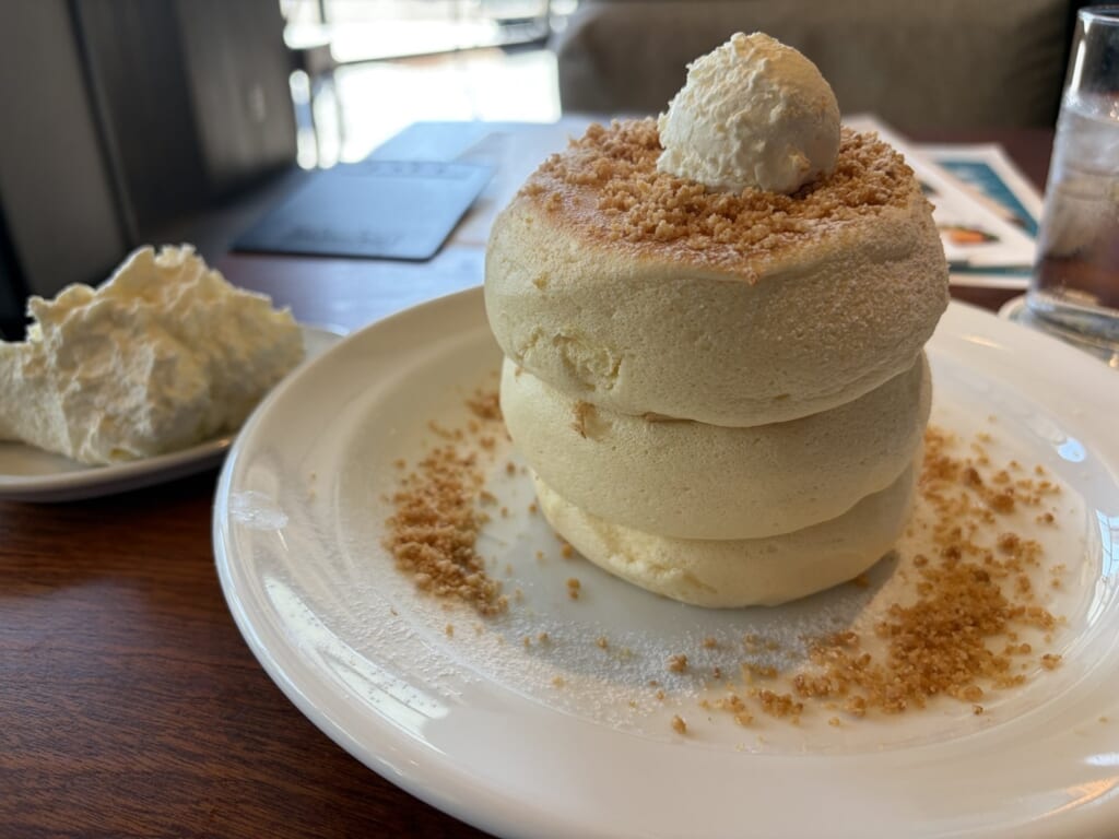 メレンゲのホイップバターパンケーキ3枚