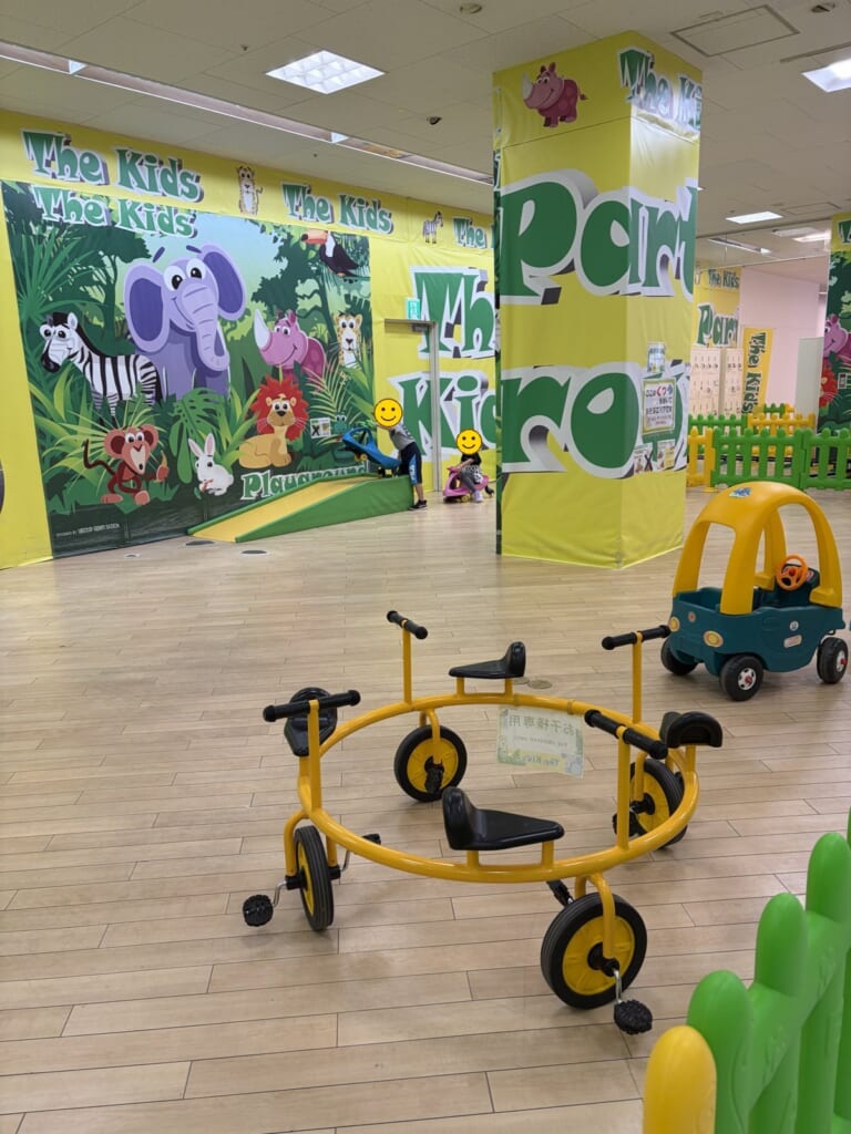 ザキッズ千葉ワンズモール店のおもしろ自転車