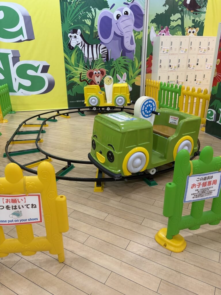 ザキッズ千葉ワンズモール店のくるくるトロッコ